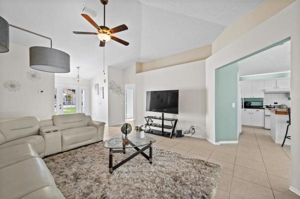 Hidden Oaks, 1908 SW Notre Dame Ave, Port St. Lucie, Florida 34953, image 1