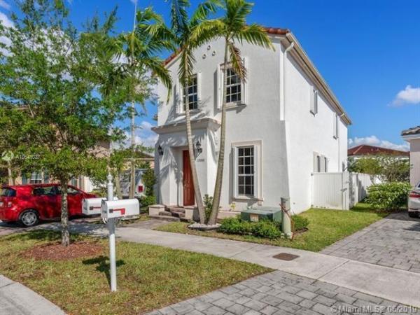 17088 SW 90th Way, Unincorporated Dade County, Florida 33196, image 1