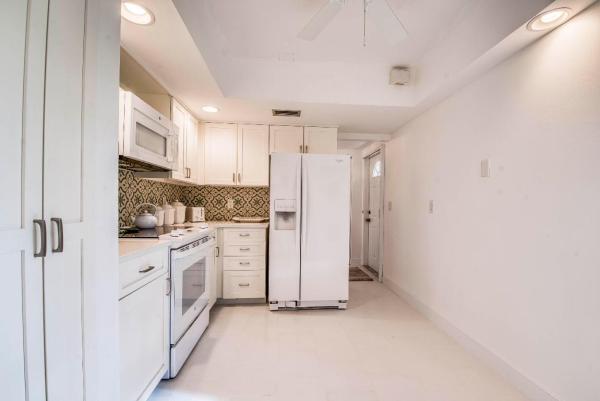 Riverbend Country Club, 9149 SE Riverfront Ter #A, Jupiter, Florida 33469, image 2