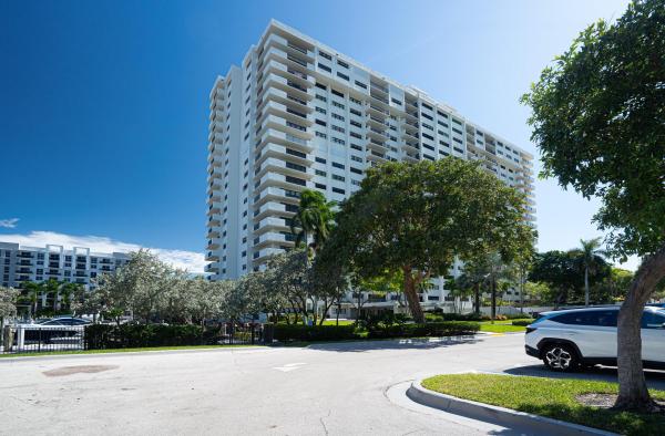 The Tower Portsmouth At Port Royale, 3200 Port Royale Dr #604, Fort Lauderdale, Florida 33308, image 1