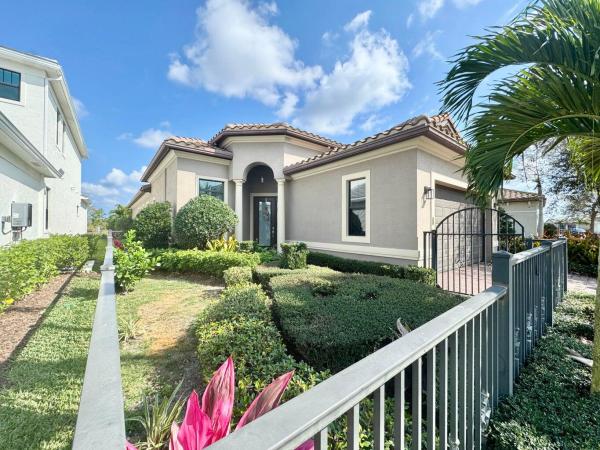 Tesoro Club, 320 SE Fascino Cir, Port St. Lucie, Florida 34984, image 1