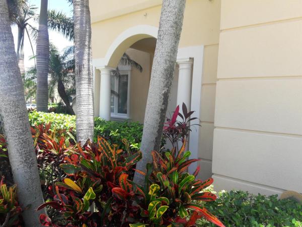 Harbour Isle East, 37 Harbour Isle Dr #101, Fort Pierce, Florida 34949, image 1