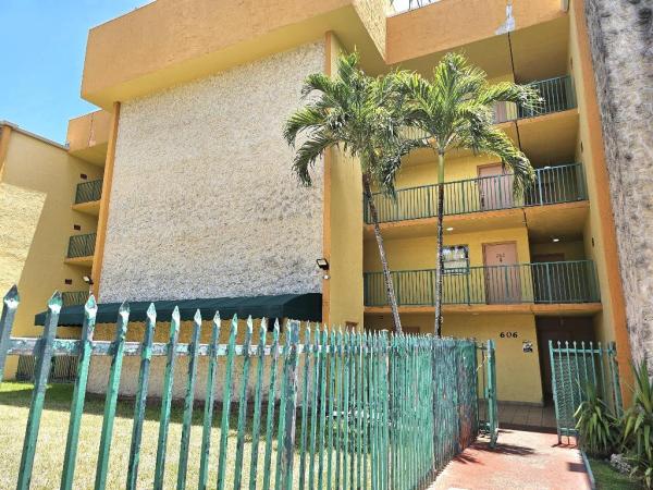 Las Estrellas, 606 W 81st St #125, Hialeah, Florida 33014, image 1