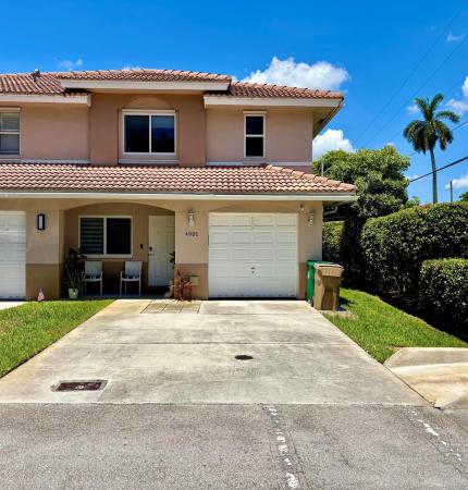 Davie Manor, 4901 Palm Garden Ln, Davie, Florida 33314, image 1