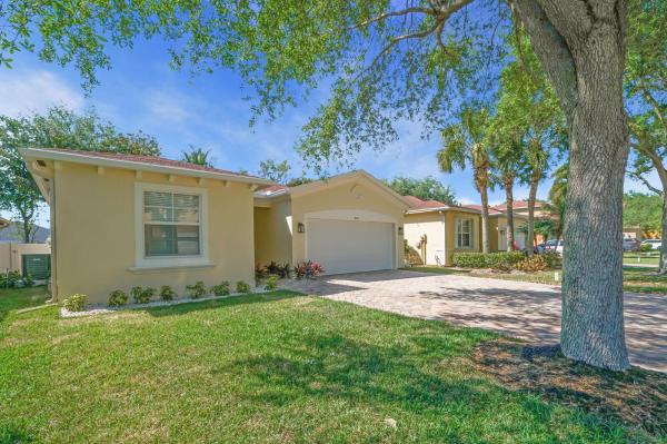 Sunterra, 905 Fieldstone Way, West Palm Beach, Florida 33413, image 1