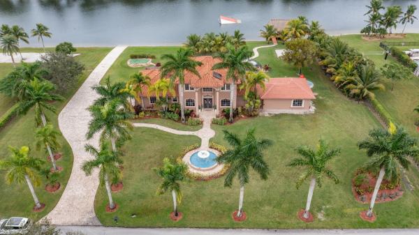 Lago Del Sol, 5660 Lago Del Sol Dr, Lake Worth Beach, Florida 33449, image 1