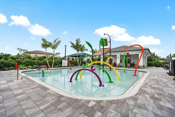 8330 Essex Country Club Dr, Boca Raton, Florida 33434, image 3