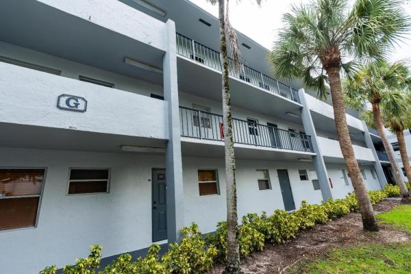Sands Point, 8360 Sands Point Blvd #G306, Tamarac, Florida 33321, image 1
