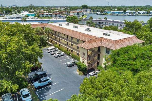 Southwind Circle, 327 Southwind Dr #206, North Palm Beach, Florida 33408, image 1