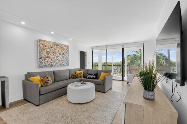 Willow Wood Midrise At Boca Country Club, 6815 Willow Wood Dr #4062, Boca Raton, Florida 33434, image 1