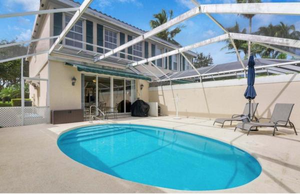 Catalina Lakes, 156 Santa Barbara Way, Palm Beach Gardens, Florida 33410, image 1