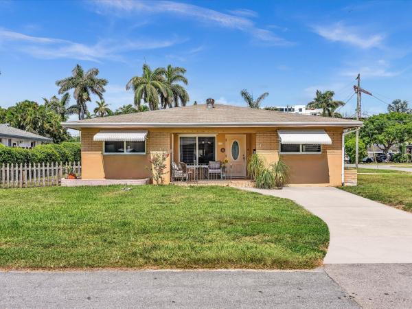 Dania Beach No HOA, 132 SE 2nd Ct, Dania Beach, Florida 33004, image 1