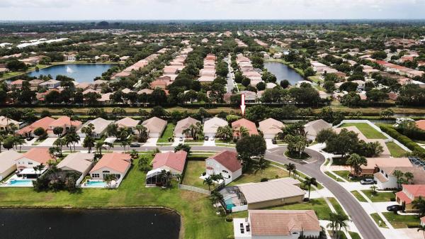 Prairie Dunes Village, 5189 Prairie Dunes Village Cir, Lake Worth Beach, Florida 33463, image 1
