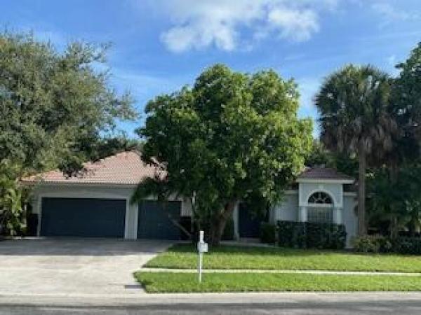 Regency Lake Estates, 4338 Danielson Dr, Lake Worth Beach, Florida 33467, image 1
