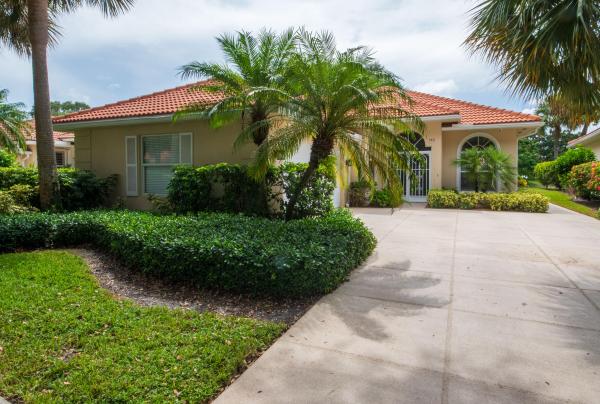 Oaks East, 113 Winter Club Ct, Palm Beach Gardens, Florida 33410, image 1