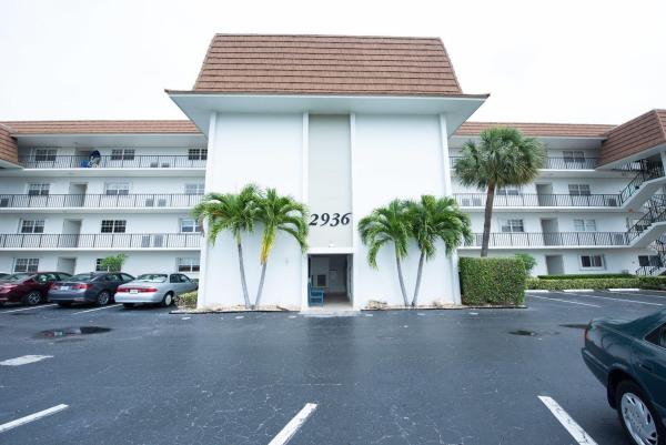 Wilshire North, 2936 Lake Shore Dr #310, Riviera Beach, Florida 33404, image 1