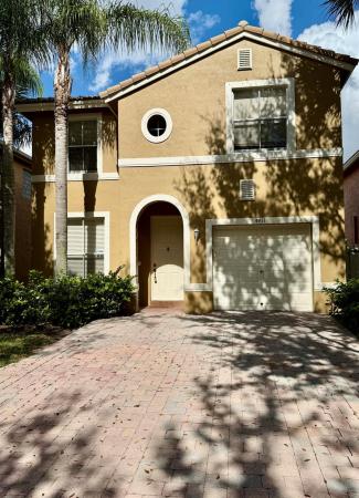 Tahoe At Lakes Of Laguna, 4411 Lake Lucerne Cir, West Palm Beach, Florida 33409, image 1
