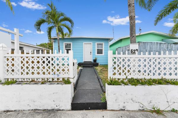 Lake Worth Town, 629 N F St, Lake Worth Beach, Florida 33460, image 1