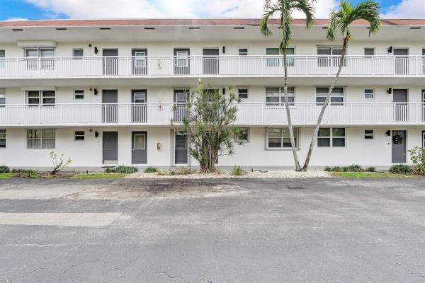 Kings Park Garden, 4025 N Federal Hwy #224b, Oakland Park, Florida 33308, image 1