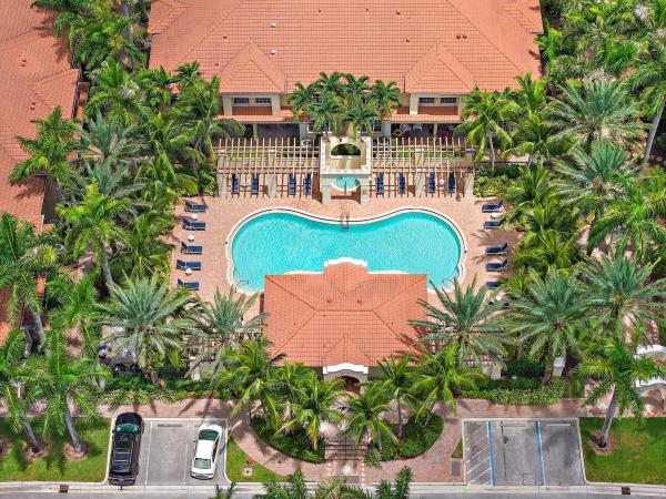 Cielo Townhomes, 4808 Sawgrass Breeze Dr, Palm Beach Gardens, Florida 33418, image 1