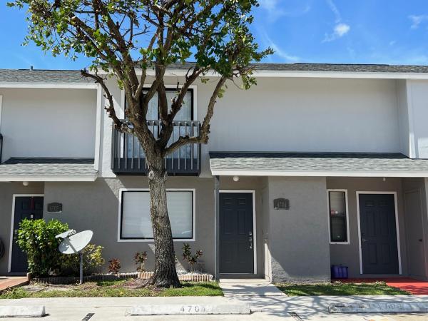 Canalakes, 4704 Pier Dr, Greenacres, Florida 33463, image 1