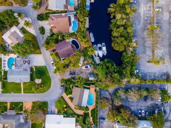 Hillsboro Heights, 462 NE 9th Ave AVENUE, Deerfield Beach, Florida 33441, image 1