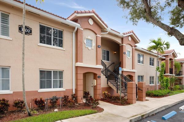 The Cove At Briar Bay, 3500 Briar Bay Blvd #204, West Palm Beach, Florida 33411, image 1