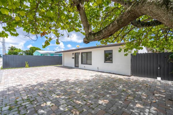 Lakeview Ridge, 5008 Parker Ave, West Palm Beach, Florida 33405, image 1