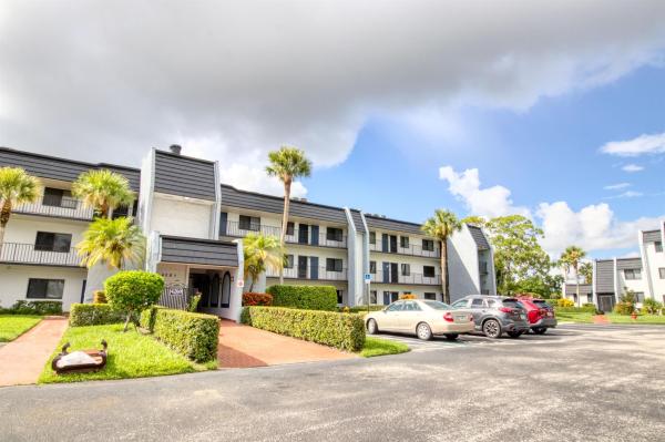 D'Este Court At The Fountains Of Palm Beach, 4260 Deste Ct #102, Lake Worth Beach, Florida 33467, image 1