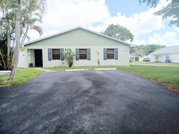 Walden Pond, 4374 Walden Cir, Lake Worth Beach, Florida 33463, image 1