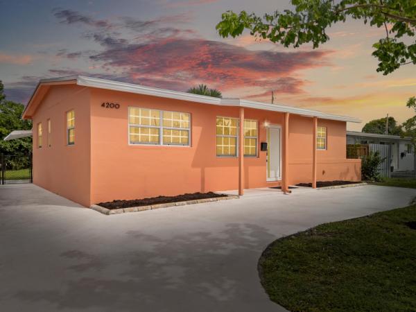 Twin Lakes South, 4200 NW 12th Ave, Oakland Park, Florida 33309, image 1