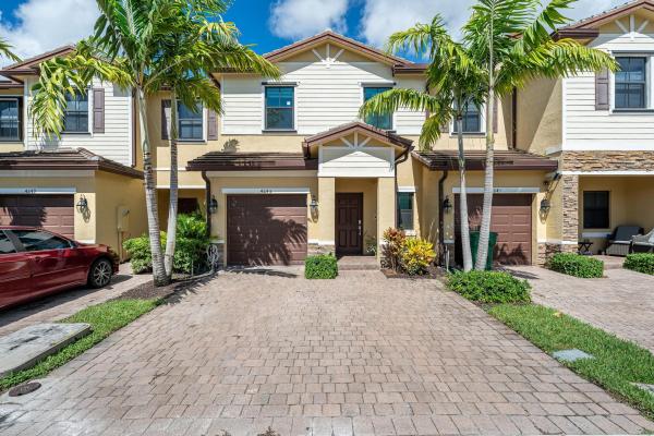 Palomino Lake, 4645 Caspian Way, Davie, Florida 33314, image 1