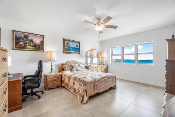 Marina Grande Club & Residences, 2650 Lake Shore Dr #1705, Riviera Beach, Florida 33404, image 2