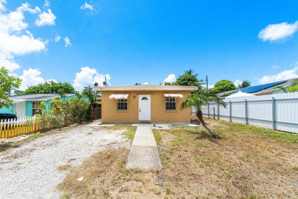 Ridge Grove, 1228 Highview Rd, Lake Worth Beach, Florida 33462, image 1