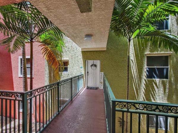 Park Place, 1610 Presidential Way #B-207, West Palm Beach, Florida 33401, image 1