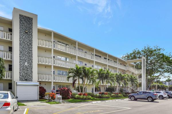 4004 Cambridge A #4004, Deerfield Beach, Florida 33442, image 1