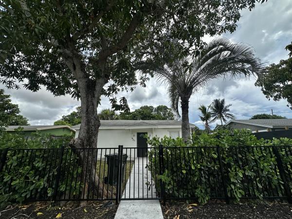 Delray Manor, 421 SW 9th Ct, Delray Beach, Florida 33444, image 1