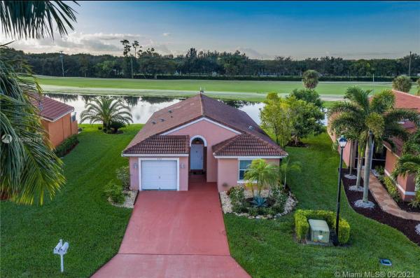 The Greens At Lacuna, 8193 Pelican Harbour Dr, Lake Worth Beach, Florida 33467, image 1