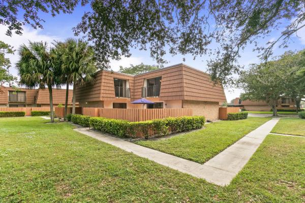 Village Of Sandalwood Lakes North, 233 Charter Way, West Palm Beach, Florida 33407, image 1
