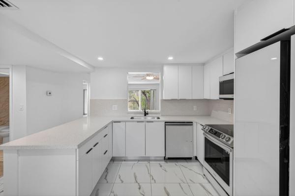 Huntington Lakes 1, 14375 Strathmore 303rd Ln #303, Delray Beach, Florida 33446, image 1