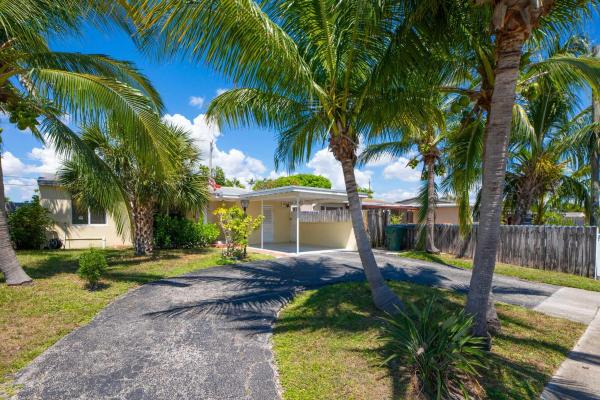 North Andrews Terrace, 5225 NE 5th Ave, Oakland Park, Florida 33334, image 1