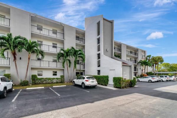 Carlisle At Poinciana Place, 6850 10th Ave #408, Lake Worth Beach, Florida 33467, image 1