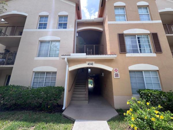 Emerald Isle At Laguna Lakes, 4041 San Marino Blvd #305, West Palm Beach, Florida 33409, image 1