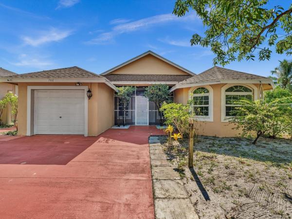 Lake Worth Town, 706 N C St, Lake Worth Beach, Florida 33460, image 1