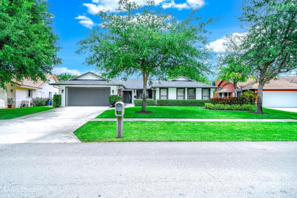 Sugar Pond Manor, 14491 Autumn Ave, Wellington, Florida 33414, image 1