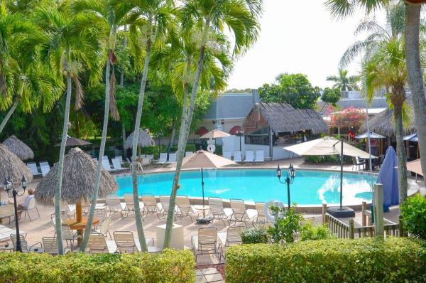 2555 Tamiami Trl N, Naples, Florida 34103, image 2