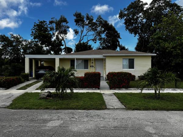 Kelsey City, 205 Date Palm Dr, Lake Park, Florida 33403, image 1