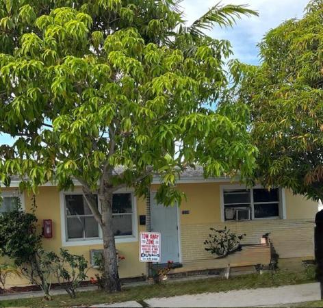 Lake Worth Town, 1008 N 6th Ave, Lake Worth Beach, Florida 33460, image 1