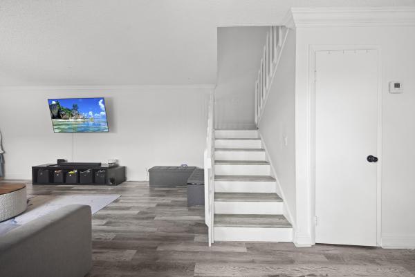 Springdale, 522 Springdale Cir, Palm Springs, Florida 33461, image 1