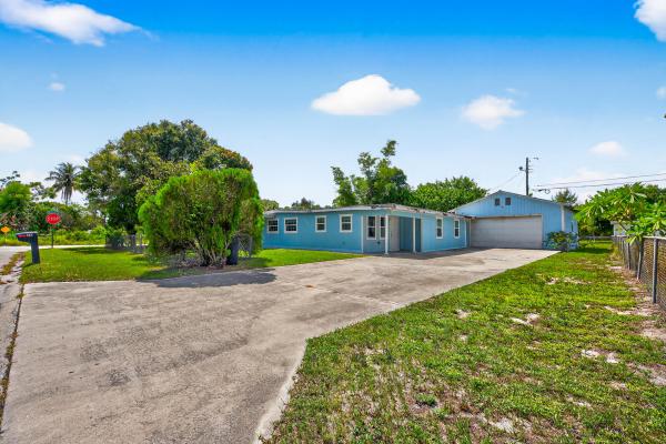 Palm Gardens, 331 Johnston St, Fort Pierce, Florida 34982, image 1